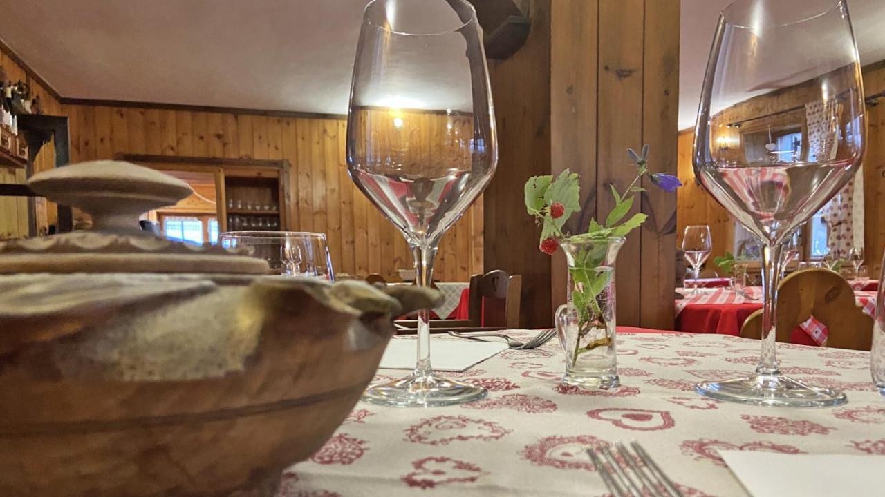 Locanda Ristorante Bar Del Lago Шамуа Екстер'єр фото